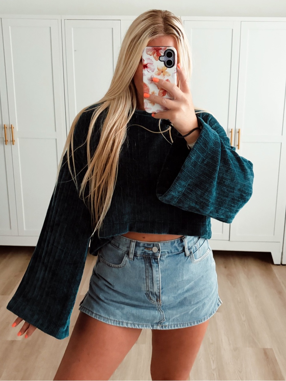Dark green velvet bell sleeve cropped sweater